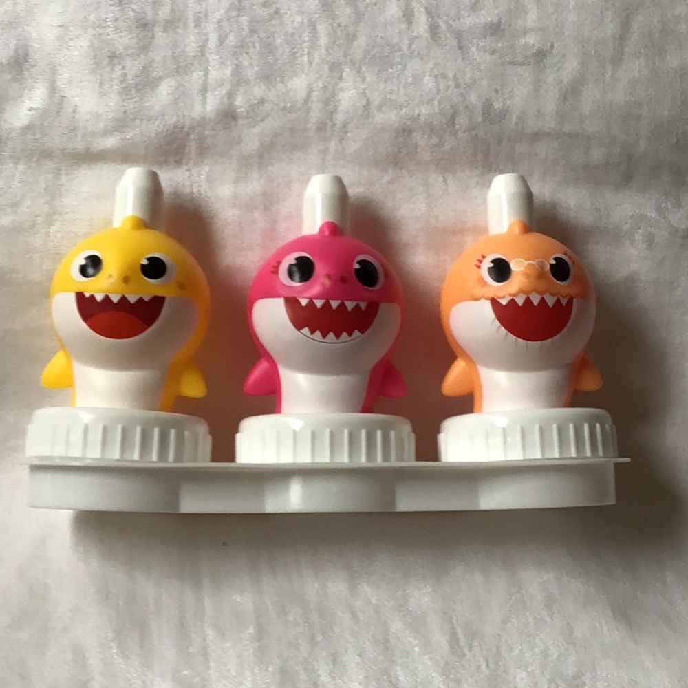 Good 2 Grow Baby Shark Bottle Toppers 3 pieces, Grandma, Mommy and Baby Shark